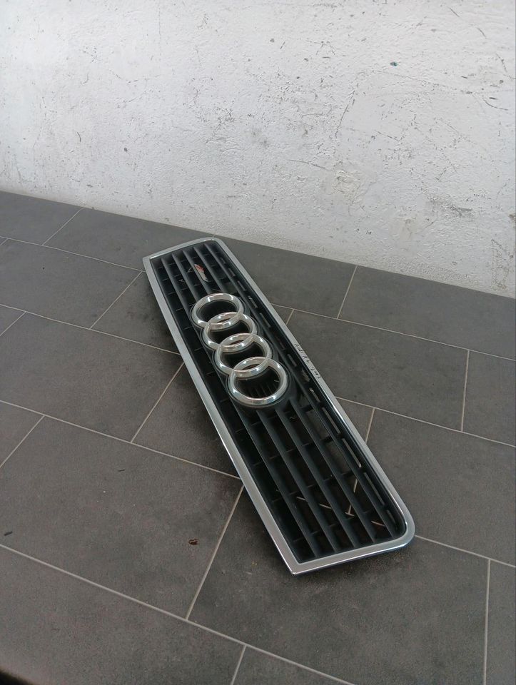 grill kühlergrill Audi A6.4B.C5(S_Line)(Facelift)(4B0853651F) in Wuppertal