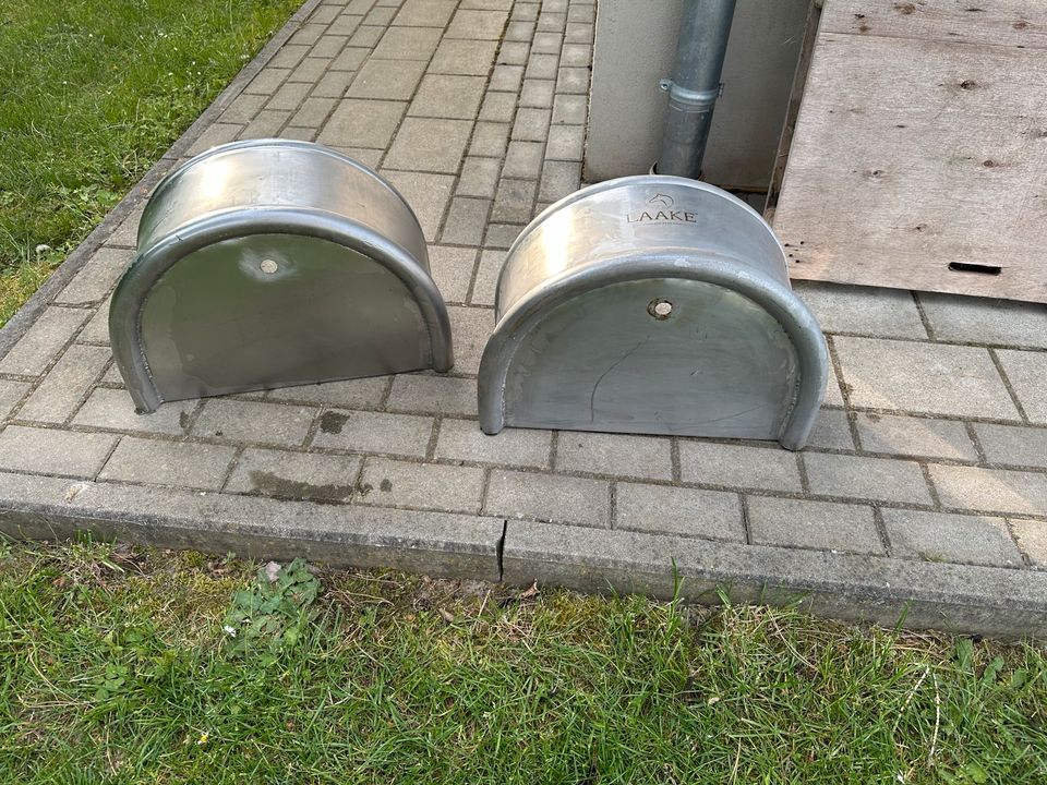 2xEdelstahlfutterdrog Pferde in Colditz