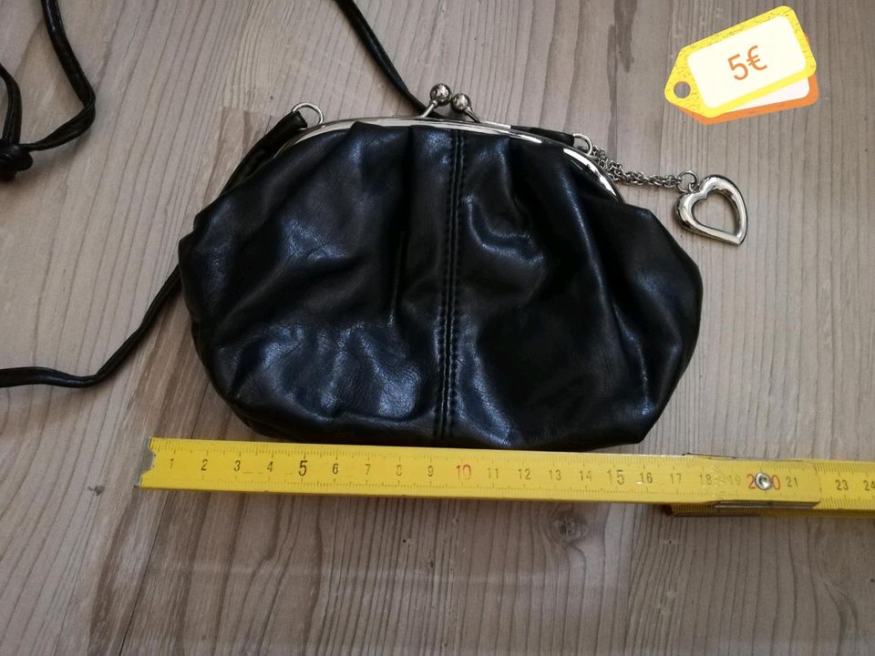 Kleine Handtasche in Nürnberg (Mittelfr)