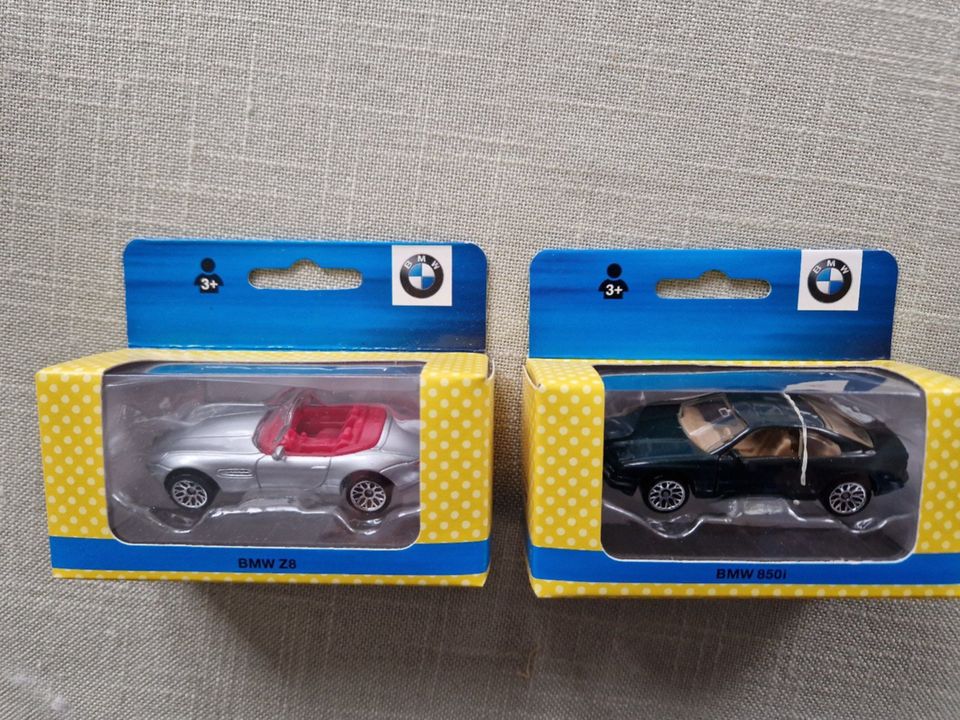 Matchbox BMWs in originaler Blister Verpackung 850i und Z8 in Bad Nauheim