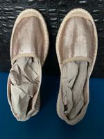 Espadrilles Rosé Gold und Hellbraun Farbe und ein Geschenk Berlin - Wilmersdorf Vorschau
