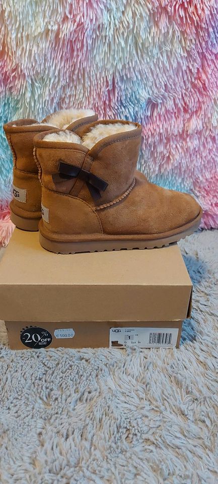 UGG BOOTS GR.32.5 in Jüchen