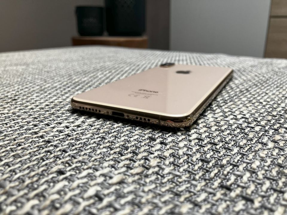 iPhone Xs Max Gold 64 GB mit Originalverpackung und Zubehör in Rehau