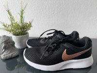 Nike Tanjun Gr.38 Baden-Württemberg - Niederstotzingen Vorschau