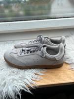 Sneaker H&M hellgrau Gr 39 Niedersachsen - Salzgitter Vorschau