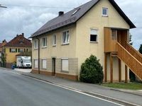2 Familienhaus zu verkaufen mit 3 Garagen in Kasendorf Bayern - Kasendorf Vorschau