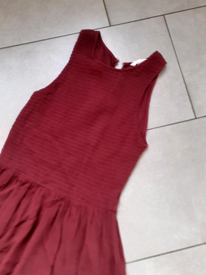 Kleid_Sommerkleid_H&M*weinrot*Größe 38 in Gifhorn