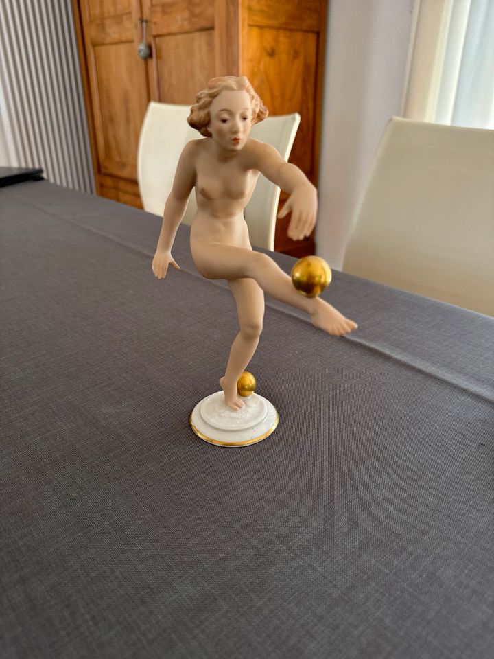 Hutschenreuther Porzellan „Frau mit Ball“ in Saarwellingen