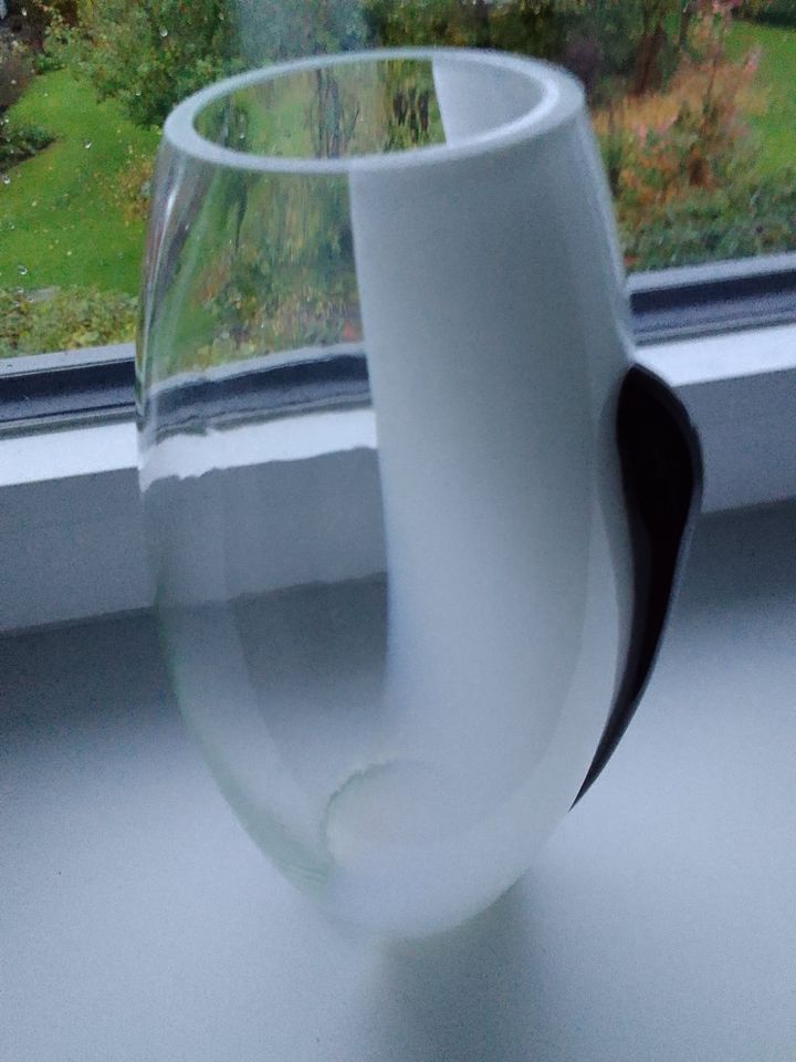 Vase - Manufakturqualität; das besondere Deko-Objekt in Reisbach