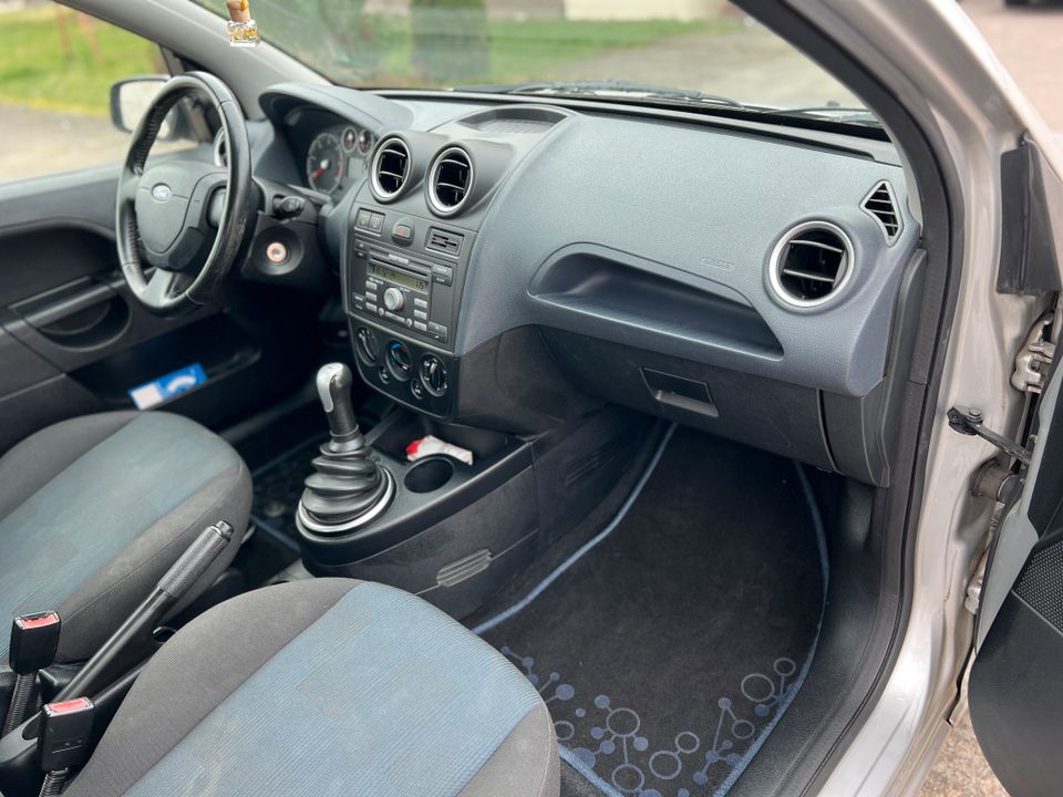 Ford Fiesta 1.6 TDCI 90PS  4Türer Klimaanlage in Philippsburg