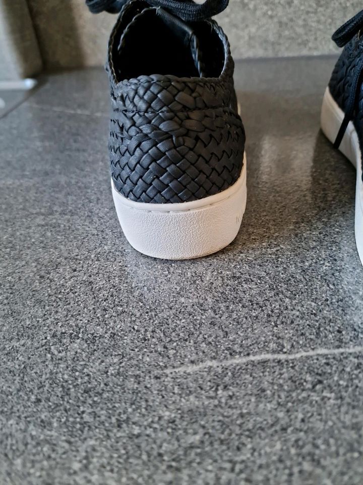 Michael Kors Leder Sneaker in Nürnberg (Mittelfr)