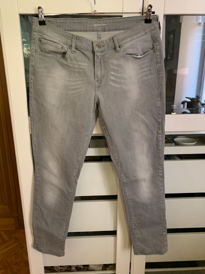 Jeans Levi's hellgrau Größe 32/32 Demi Curve Skinny in Leipzig
