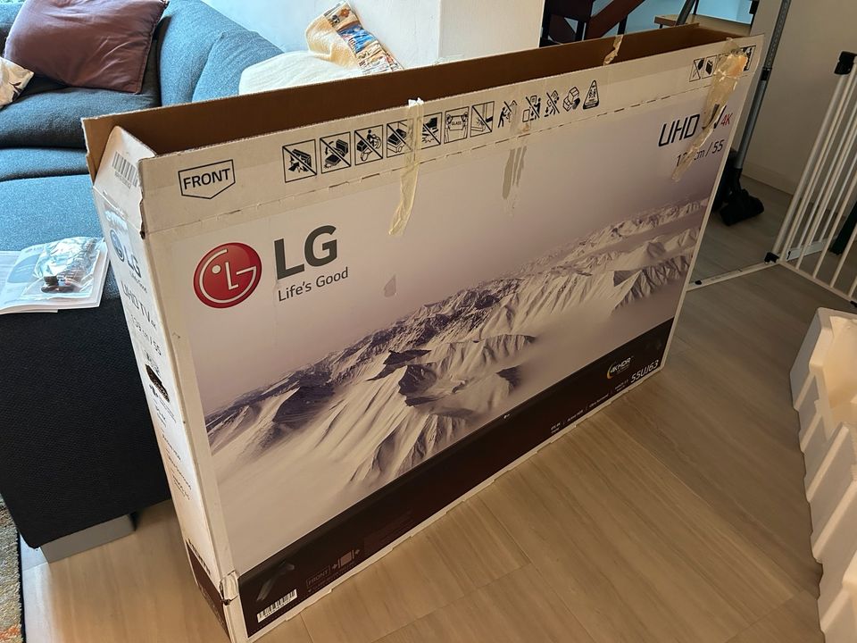 LG 55“ LED Fernseher mit Displayschaden in Vechelde