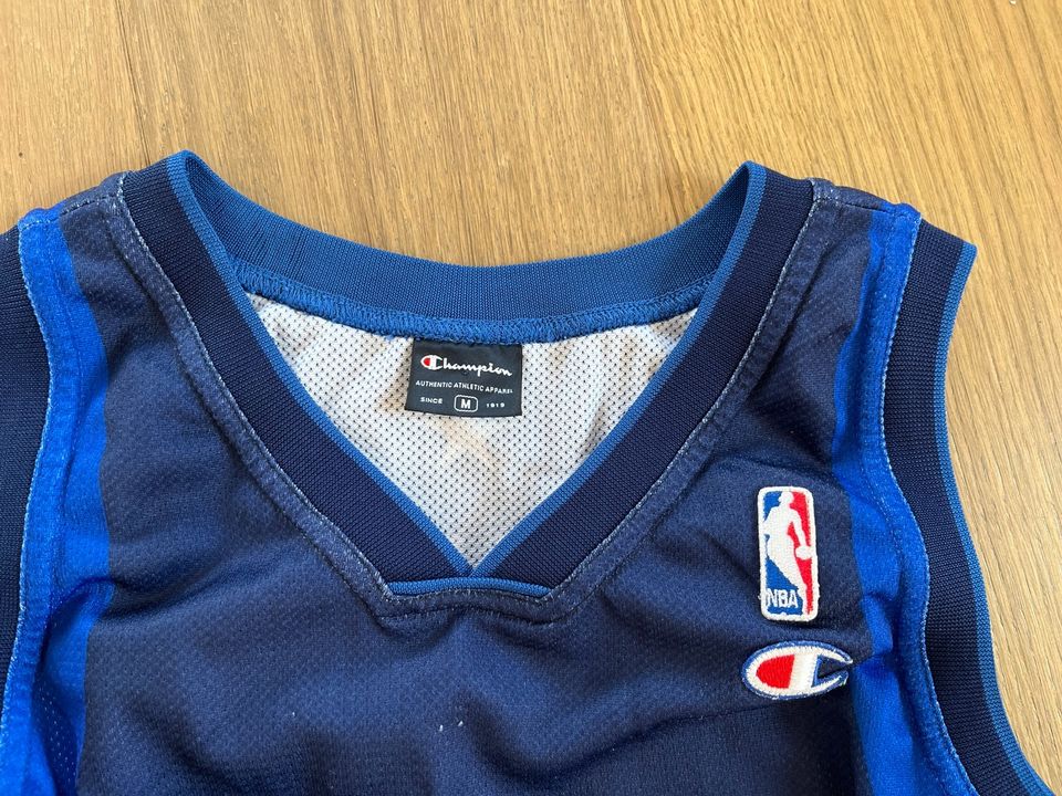 Champion Dallas Mavericks Nowitzk Basketball Trikot + Shorts Gr.M in Brackenheim