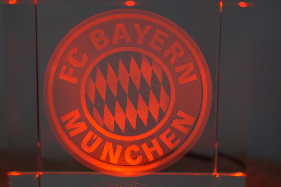 Fc Bayern Kristallwürfel 80x80x80 mm mit Beleuchtung in Flieden