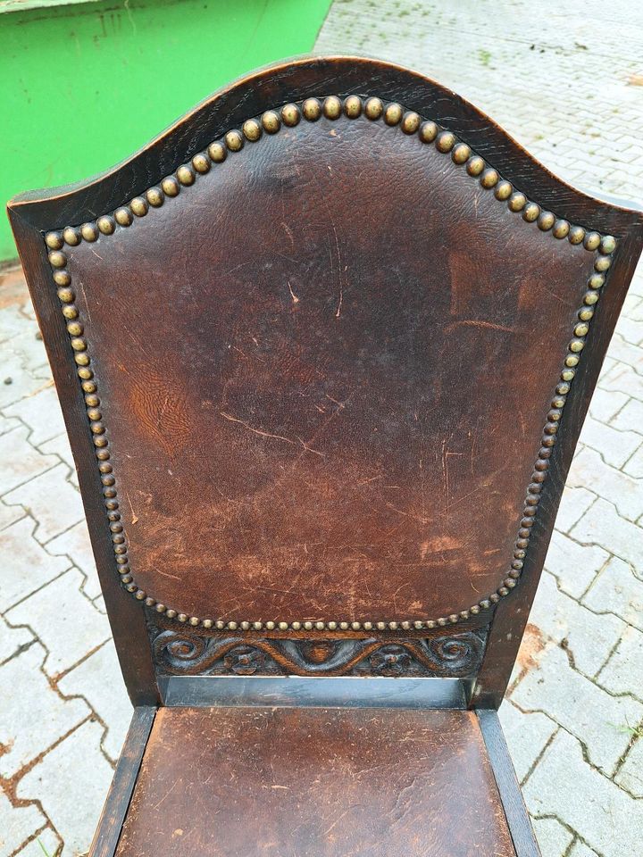6 Stühle massiv Holz dunkel Leder in Dornum