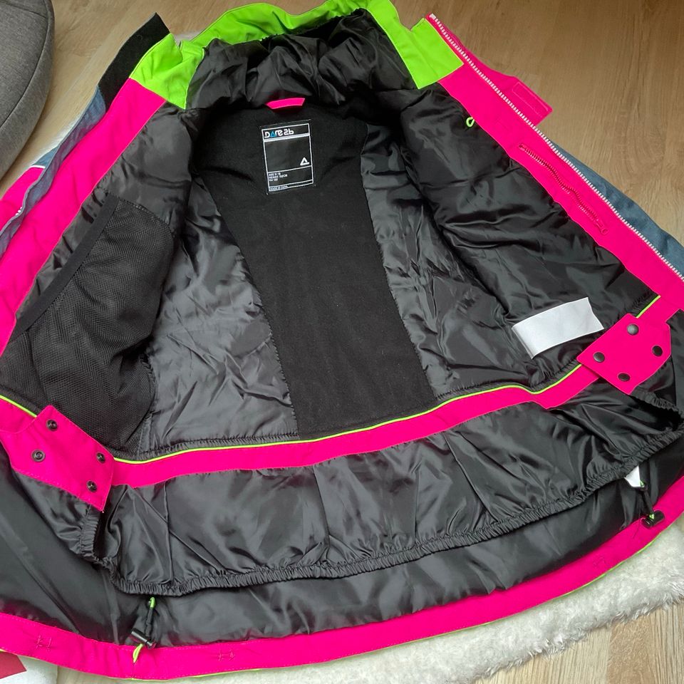 Skijacke Jacke  Dare 2B Wind Wasserabweisend Winter Gr. 152 in Frankfurt am Main