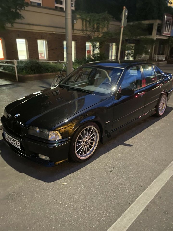 Bmw 320i E36 M Paket 1.Hand- Neuwertigen Orginal Zustand in Berlin