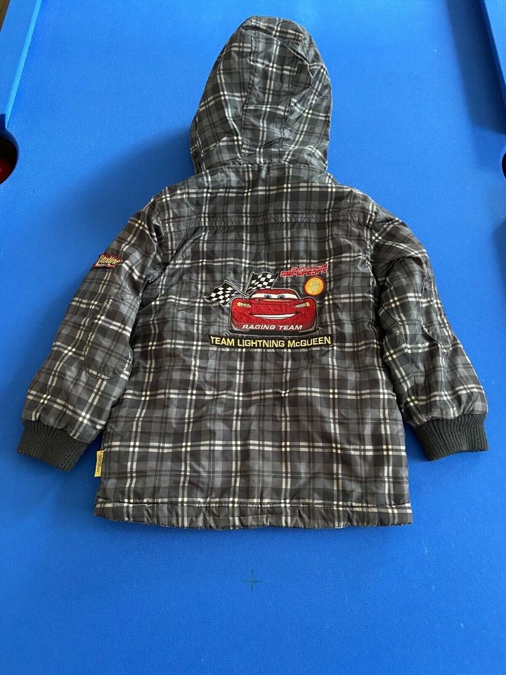 Winterjacke / Cars Gr. 104 in Erlau