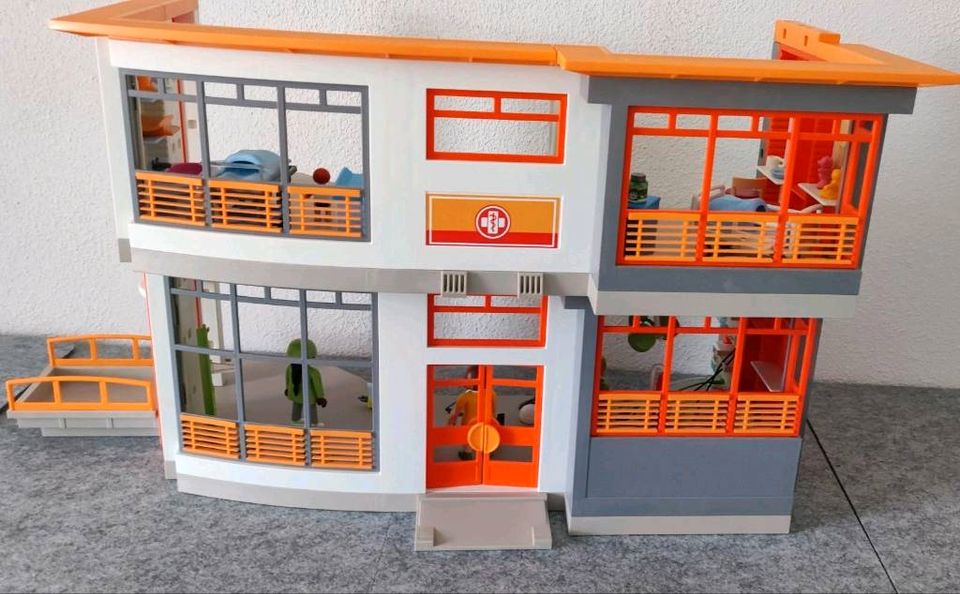 Playmobil Krankenhaus 6657, Zimmer 6660,6659, Helikopter 6686 in Bad Neustadt a.d. Saale