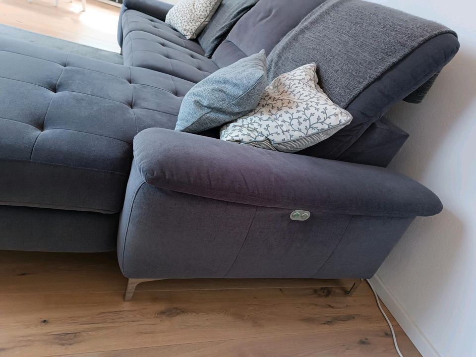 Couch/ Sofa elektrisch ausfahrbar in Aldenhoven