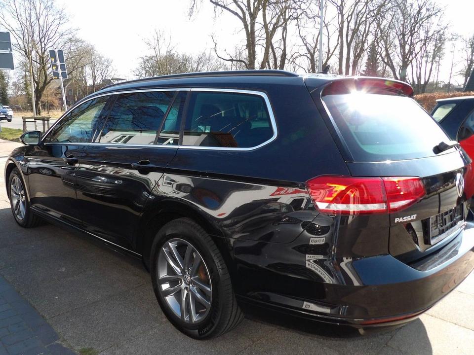 Volkswagen Passat Variant Comfortline DSG LED Massage Navi in Bremen