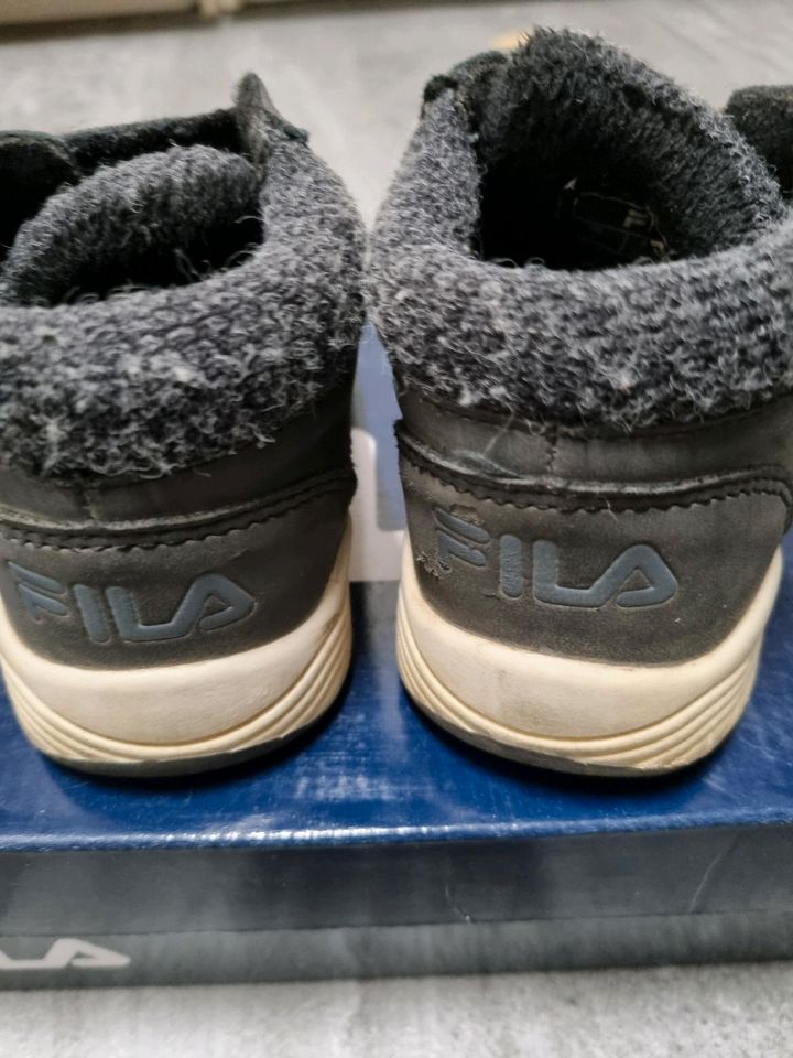 Fila Kinder Schuhe Boots Fell Winter Gr. 25 Schwarz Junge Mädchen in Rheinbach