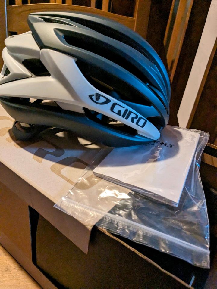 Giro Artex MIPS Fahrradhelm klein/ cycling helmet in Frankfurt am Main