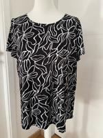 Shirt von Janina Größe M Schwarz/Weiß gemustert Niedersachsen - Bergen Vorschau