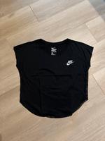 Nike Damen T-Shirt Gr.S schwarz oversized Niedersachsen - Gifhorn Vorschau