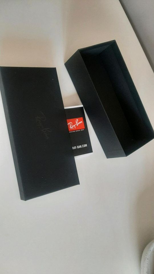 ray ban Karton Umverpackung Logo Geschenkbox box schwarz ubn in Lüneburg