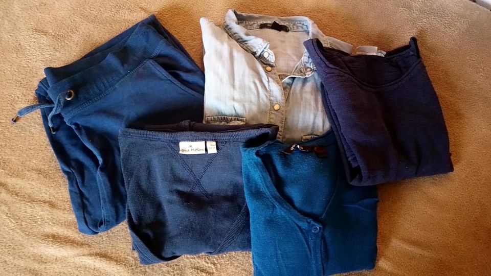 Kleidungs Paket Damen 5 Teile M Hose Jeanshemd Pullover Set blau in Aulendorf