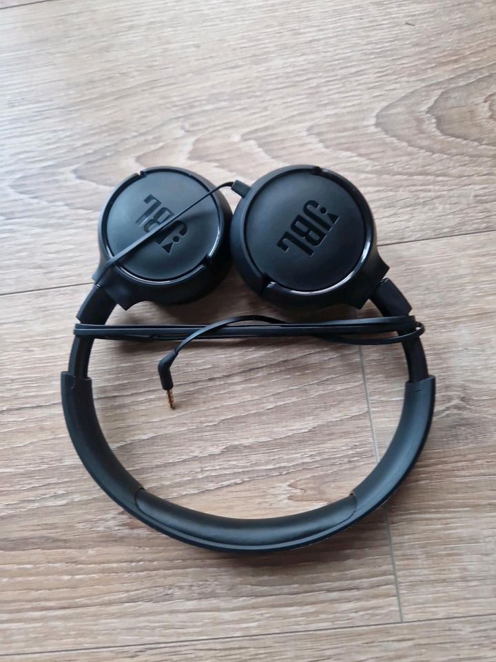 JBL Headset in Perleberg