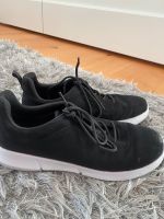 Schwarze Sneaker Niedersachsen - Lehrte Vorschau