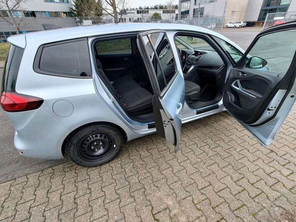 Opel Zafira Tourer gebraucht , 7 Sitzer in Köln