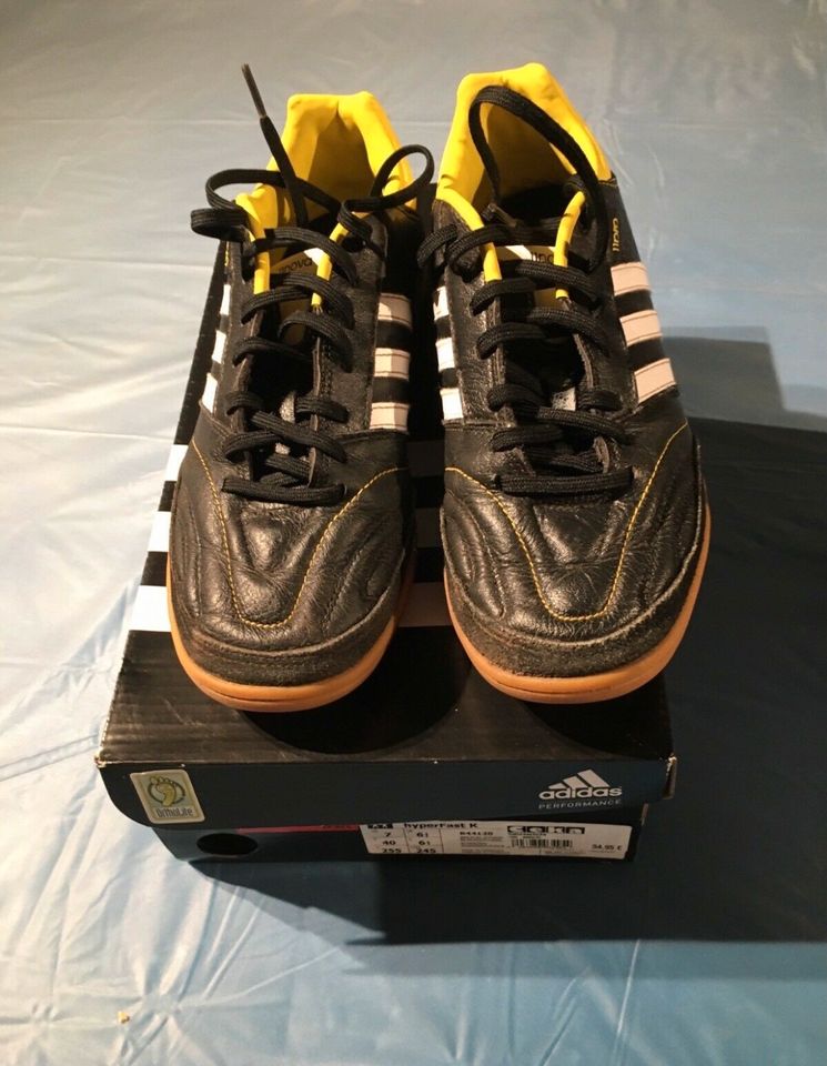 Turnschuhe Adidas/Puma Größe 40 in Uelzen