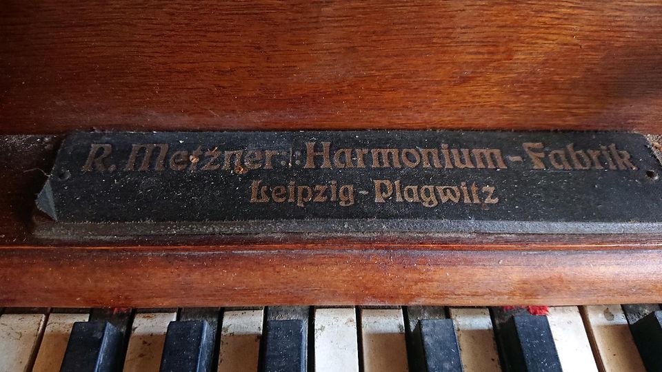 ANTIKES HARMONIUM in Gerstungen