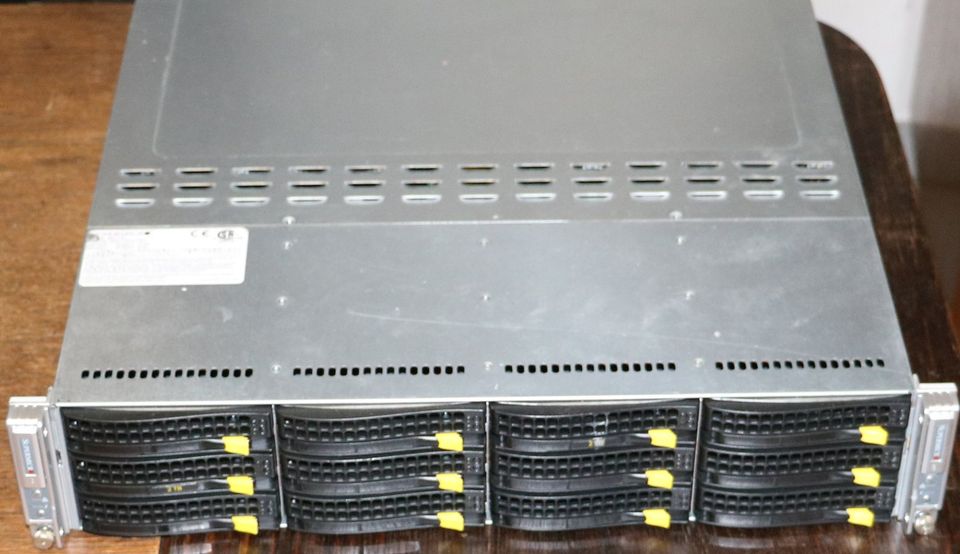 Supermicro SYS-6027 2HE Server 2x X9DRT-HF 4x E5-2603, 2x 16GB in Freiburg im Breisgau