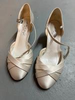 Brautschuhe in ivory Bayern - Ottobeuren Vorschau