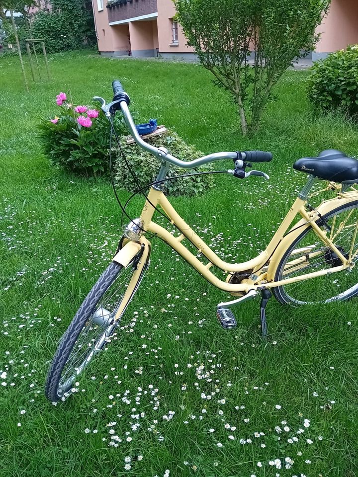 Schönes Damenrad in Duisburg
