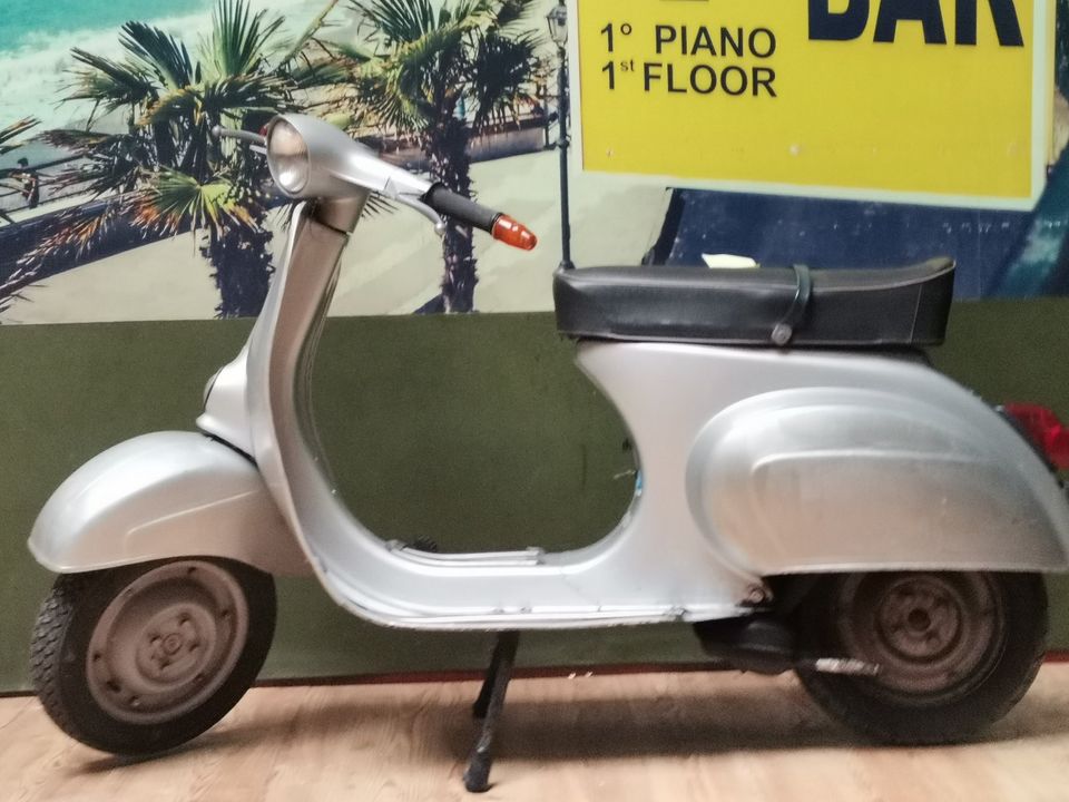 Vespa 50S in Originallack in München