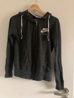 Dunkelgraue Nike Sweatshirtjacke in S Niedersachsen - Bad Zwischenahn Vorschau