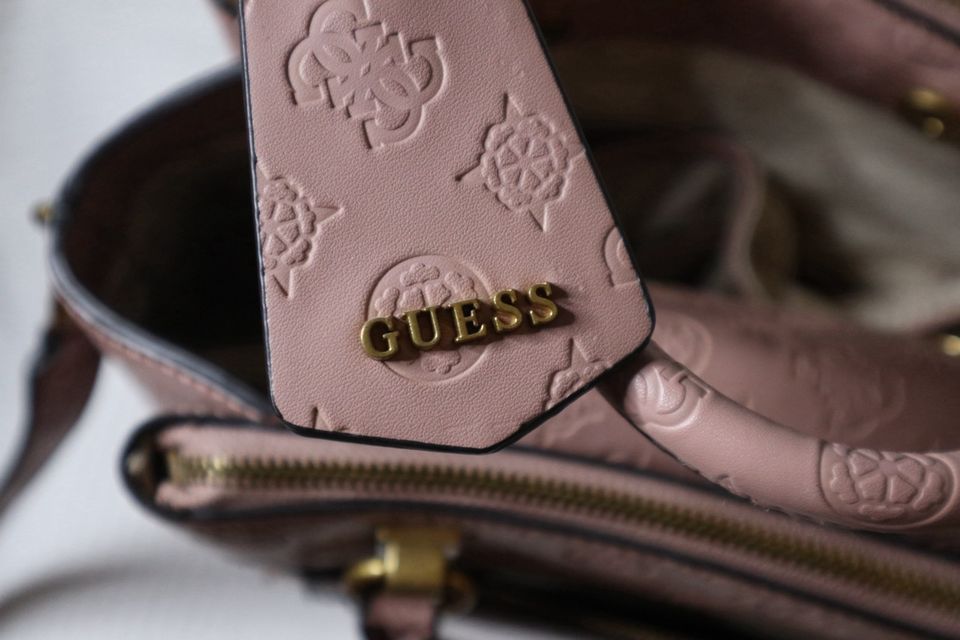 Guess Handtasche in Reinbek