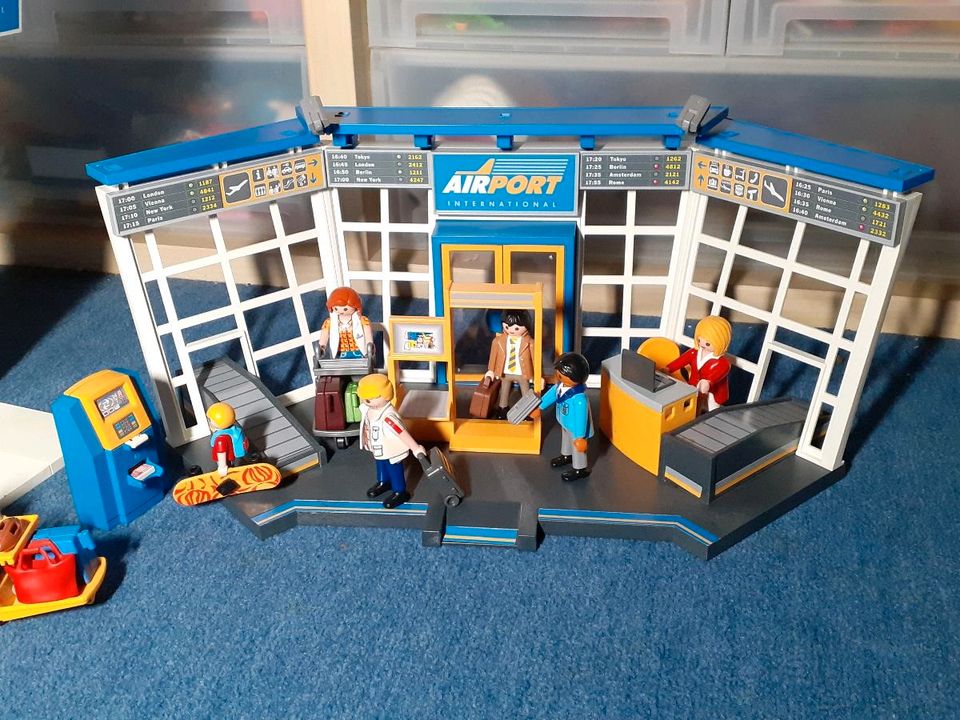 Playmobil Flughafen mit Family Fun Ferienflieger in Hamburg