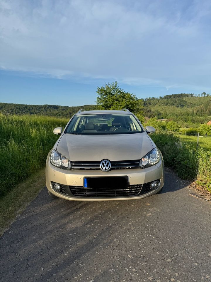 Vw Golf 6 Variant 1,4 Tsi DSG, Xenon usw top in Braunschweig