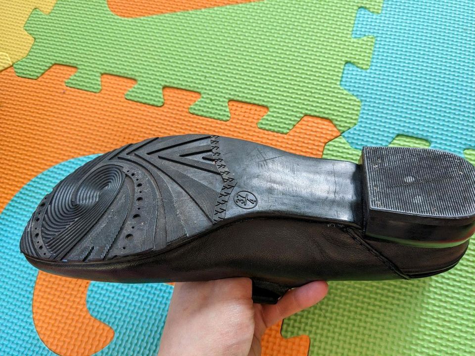 Sandaletten Damen schwarz, weiche Sohlen, echtes Leder in Böblingen