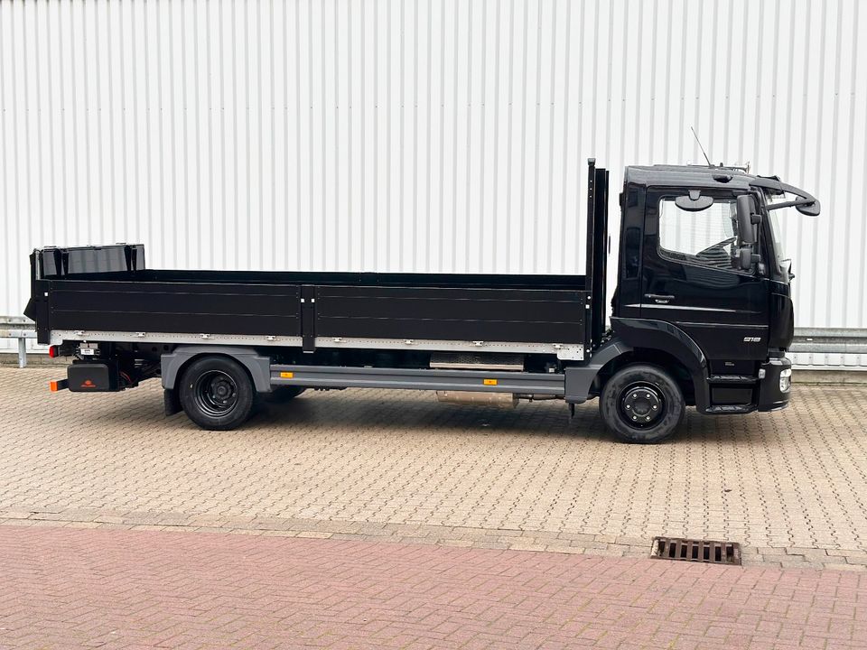 Mercedes-Benz Atego 918 L 4x2 mit LBW Dhollandia, faltbar in Nörten-Hardenberg