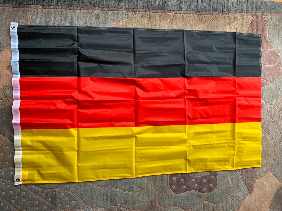 Original Deutschland Flagge in der Größe 90 x 150 cm in Bielefeld
