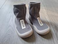 neue Baby Sockenschuhe Krabbelschuhe 22 23 Barfußschuhe Berlin - Lichterfelde Vorschau