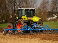 Schwere Zinkenegge 5,3m Ackeregge Zahnegge Wiesenegge Brandenburg - Neuhardenberg Vorschau